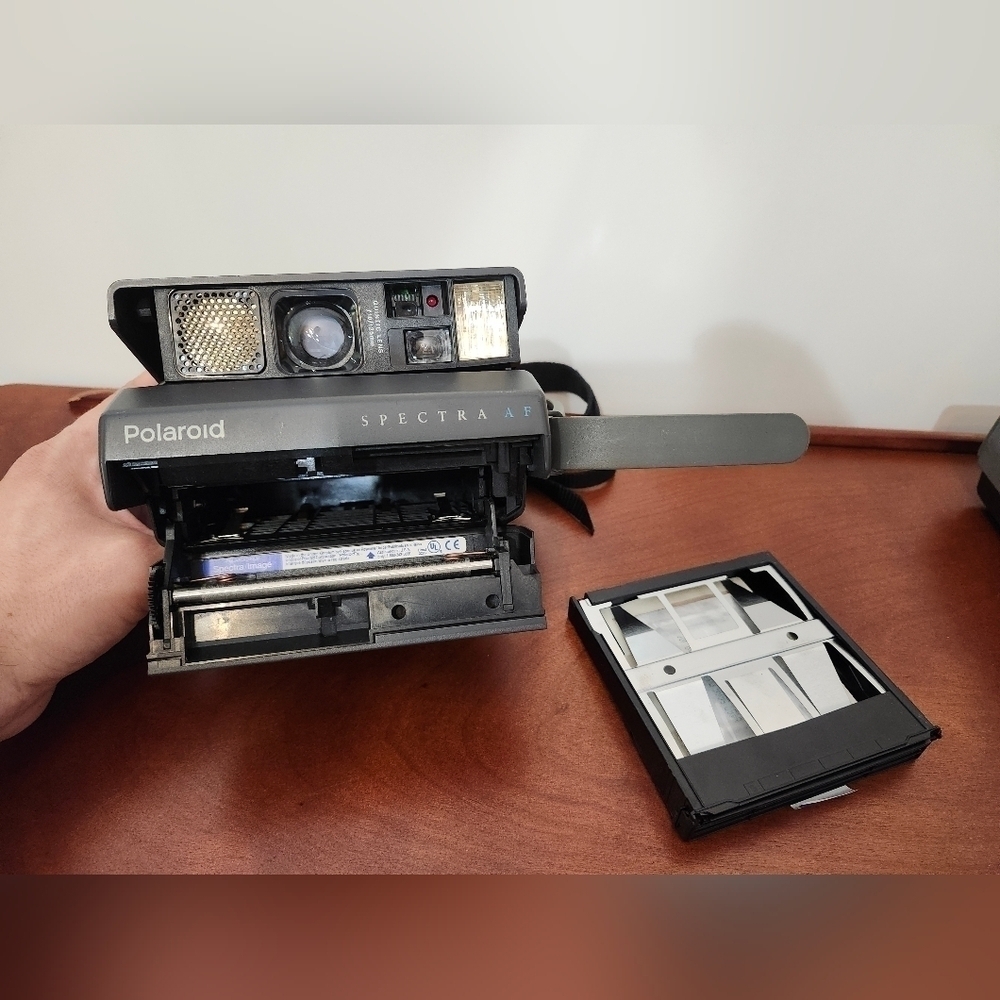 2 Polaroid Spectra Cameras - Picture 4 of 16